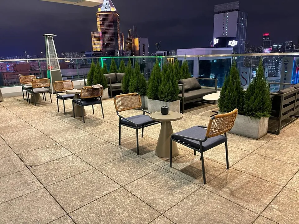 空中花園夜景，俯瞰銅鑼灣